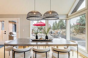 The Gem Estate by Avantstay Modern Farmhouse w/ Lavender Fields + Hot 