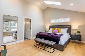 The Gem Estate by Avantstay Modern Farmhouse w/ Lavender Fields + Hot 