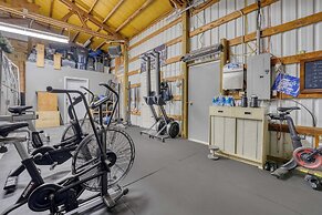 The Gem Estate by Avantstay Modern Farmhouse w/ Lavender Fields + Hot 