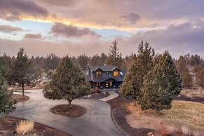 The Gem Estate by Avantstay Modern Farmhouse w/ Lavender Fields + Hot 