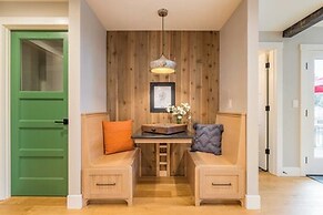 The Gem Estate by Avantstay Modern Farmhouse w/ Lavender Fields + Hot 