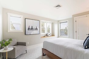 The Gem Estate by Avantstay Modern Farmhouse w/ Lavender Fields + Hot 