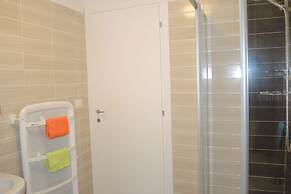 Relax in a Gorgeous 3 Bedroom Apartment With Pool