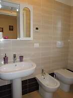 Comfortable one Bedroom Apartment Close to the Beach