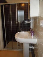 Comfortable one Bedroom Apartment Close to the Beach