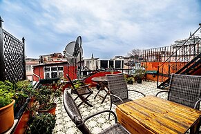 Room-luxury Historical Hotel Room in Sul