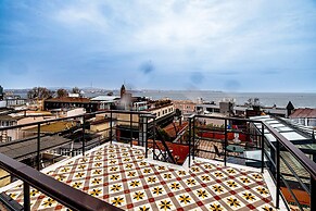 Room-luxury Historical Hotel Room in Sul