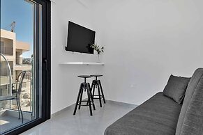 Phaedrus Living: Alkminis Seaview Suites Mare