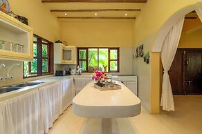 Allamanda Oleander Suite by YourHost