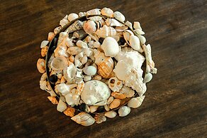 Allamanda Oleander Suite by YourHost