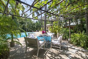 Allamanda Oleander Suite by YourHost