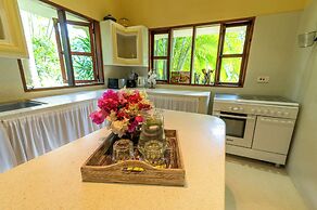 Allamanda Oleander Suite by YourHost