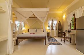 Allamanda Oleander Suite by YourHost