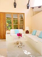 Allamanda Oleander Suite by YourHost