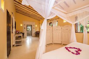 Allamanda Oleander Suite by YourHost