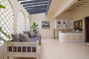 Allamanda Oleander Suite by YourHost