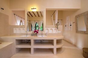 Allamanda Oleander Suite by YourHost