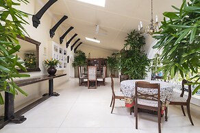 Allamanda Oleander Suite by YourHost