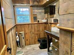 Owl House Limit 8 3 Bedroom Home by RedAwning