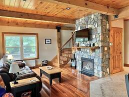 Owl House Limit 8 3 Bedroom Home by RedAwning