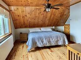 Owl House Limit 8 3 Bedroom Home by RedAwning