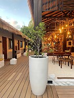 Atholhu Residence