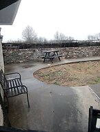 Coachman's Inn & Suites