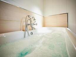Silverwood Luxury Lodge Resort