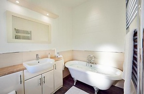 Silverwood Luxury Lodge Resort