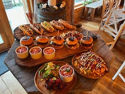 Silverwood Luxury Lodge Resort