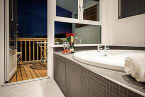 Silverwood Luxury Lodge Resort
