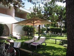 Relaxing Apartment With Garden and Pool