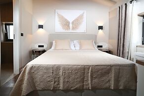 Olive Garden Paradise with Swimming pool