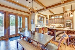 Spacious Cle Elum Cabin on Golf Course w/ Hot Tub!