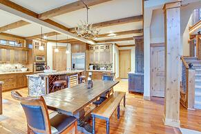 Spacious Cle Elum Cabin on Golf Course w/ Hot Tub!