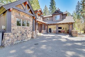 Spacious Cle Elum Cabin on Golf Course w/ Hot Tub!