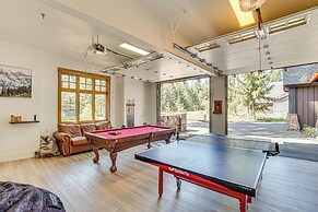 Spacious Cle Elum Cabin on Golf Course w/ Hot Tub!