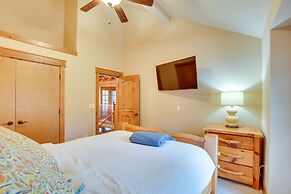 Spacious Cle Elum Cabin on Golf Course w/ Hot Tub!