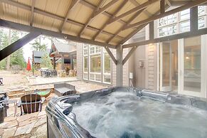 Spacious Cle Elum Cabin on Golf Course w/ Hot Tub!