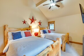 Spacious Cle Elum Cabin on Golf Course w/ Hot Tub!