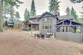 Spacious Cle Elum Cabin on Golf Course w/ Hot Tub!