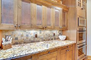 Spacious Cle Elum Cabin on Golf Course w/ Hot Tub!