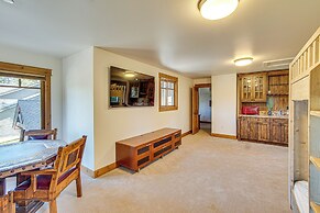 Spacious Cle Elum Cabin on Golf Course w/ Hot Tub!