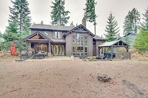 Spacious Cle Elum Cabin on Golf Course w/ Hot Tub!