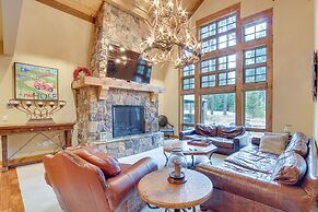 Spacious Cle Elum Cabin on Golf Course w/ Hot Tub!