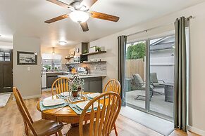 Updated Duplex Home < 1 Mi to Downtown Enumclaw!