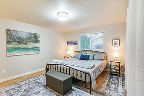 Updated Duplex Home < 1 Mi to Downtown Enumclaw!