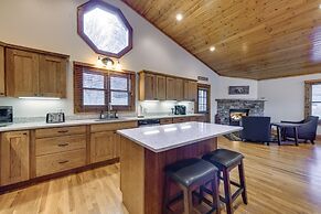 Mountain-view Cabin in Maggie Valley w/ Foosball!