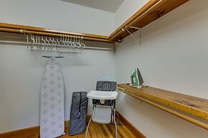 Mountain-view Cabin in Maggie Valley w/ Foosball!