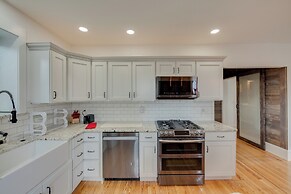 15 Mi to Amish Village: Cozy Lancaster Apt!